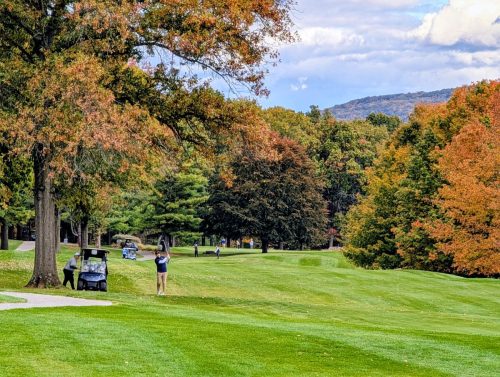 PXL 20251025 182739499.MP2 